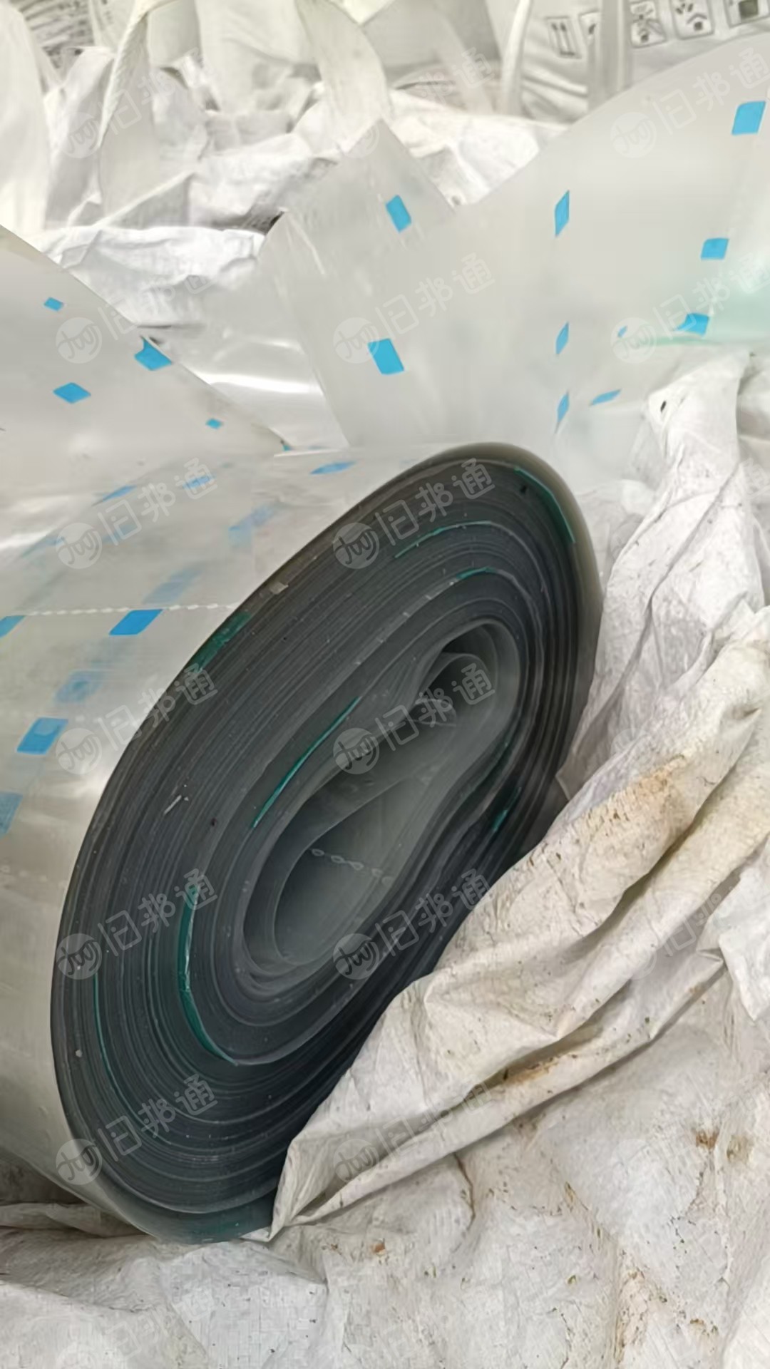 长期出售pet复合pe膜，不能分离，带胶，现货150吨