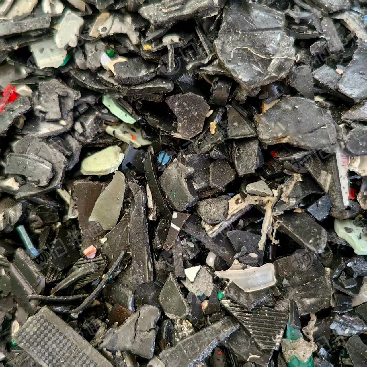 长期出售abs/ps汽车合金破碎料,冲击10个左右,含少量硅胶和黑丙,没过静电