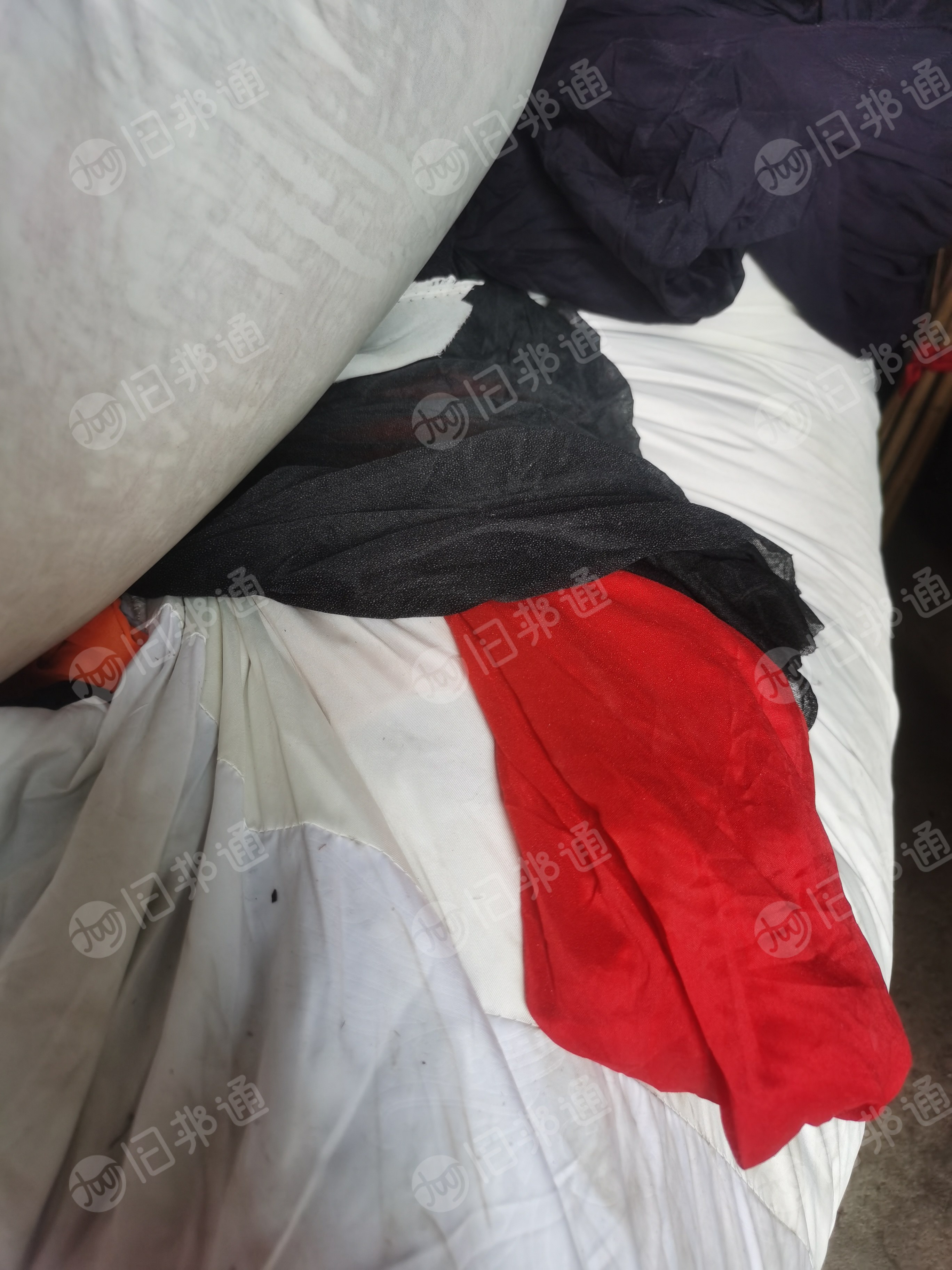 长期出售杂色氨纶布，黑色氨纶布，可以造粒做泡料用，也有涤纶废布涤纶布