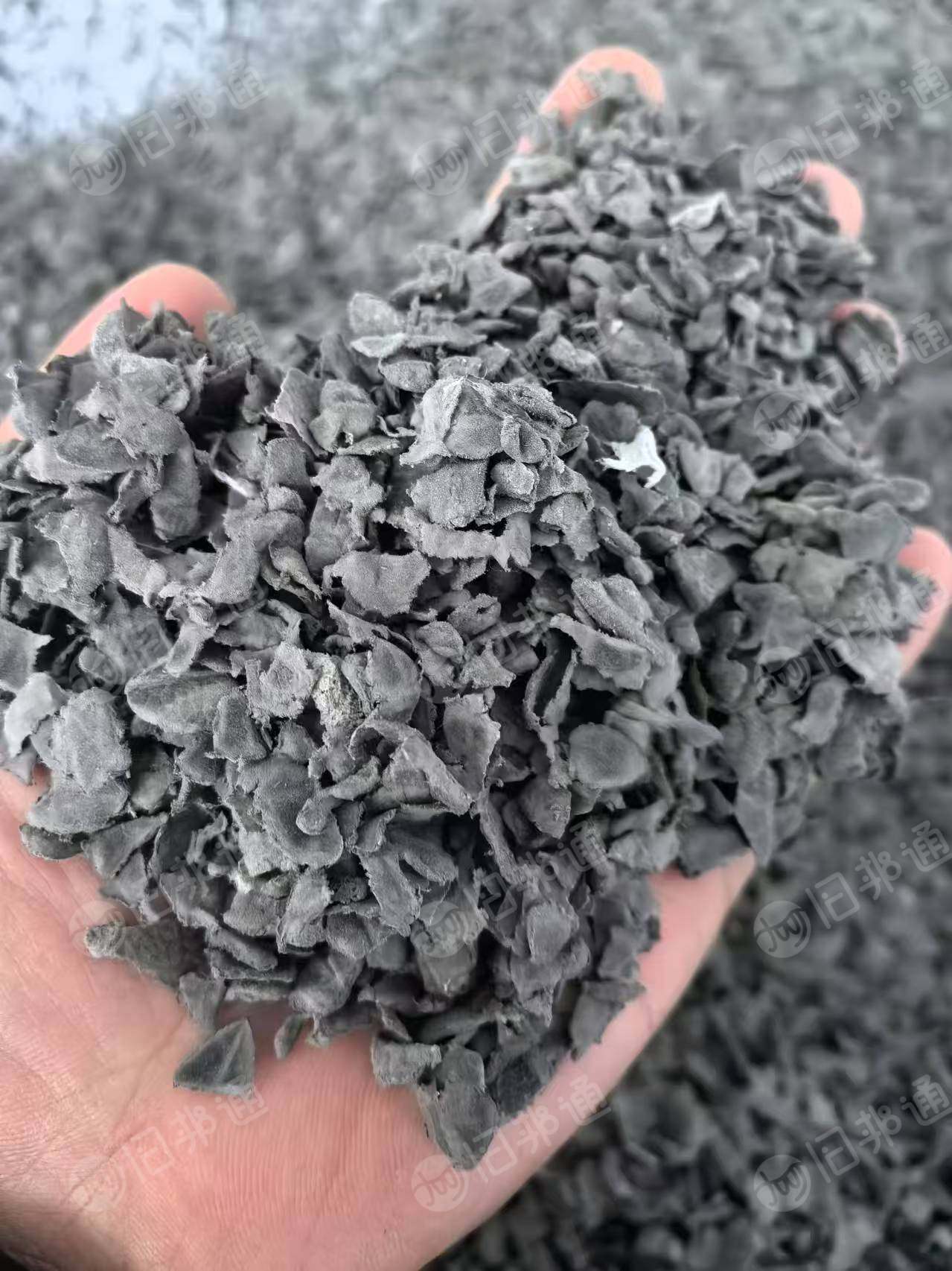 大量出售EVA汽车内饰破碎料