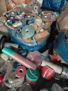 大量出售杂色PET轻胶卷膜废料，现货5个柜