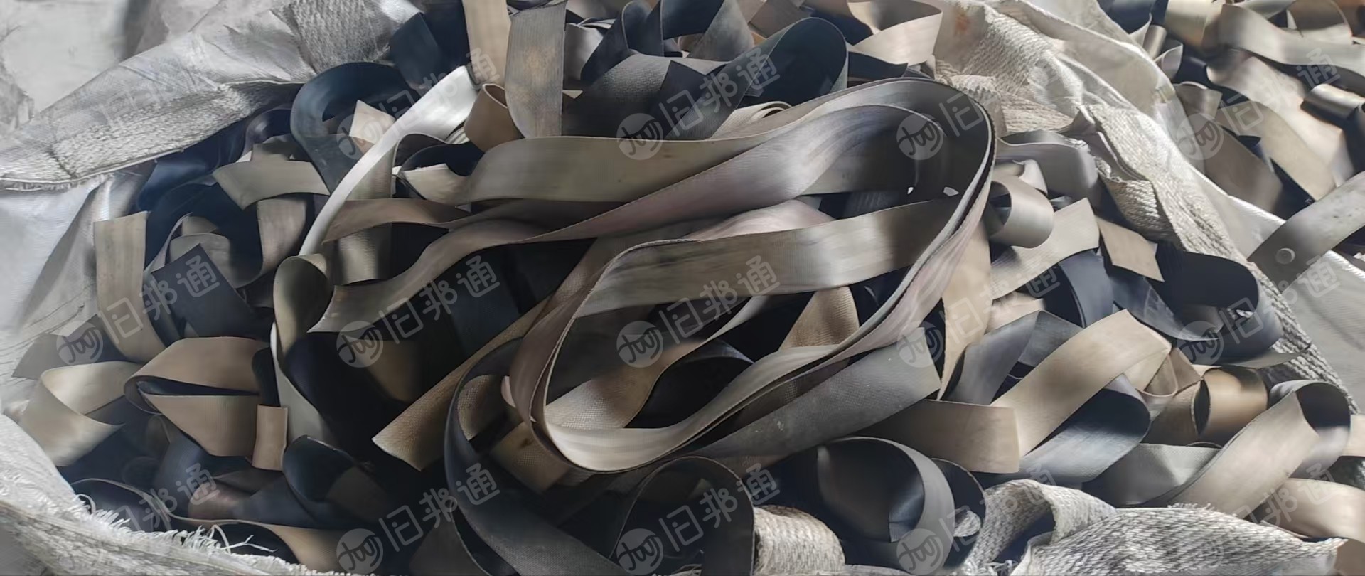 长期出售废旧汽车安全带,长度都1米以上,涤纶材质,现货有三四吨,货在河北任丘