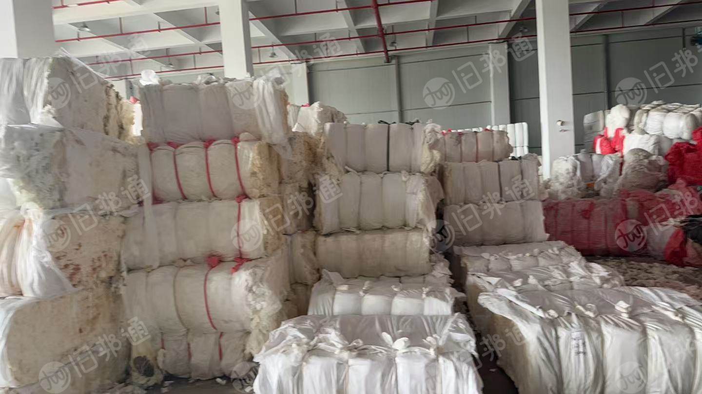 无纺布厂长期出售涤纶无纺布边角料，黏胶无纺布边角料，木浆无纺布边角料，混在一起卖，现货10来吨