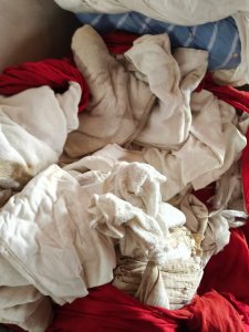 长期出售旧衣服分拣货，旧衣服大白，冬装，红蓝料，月供几十吨