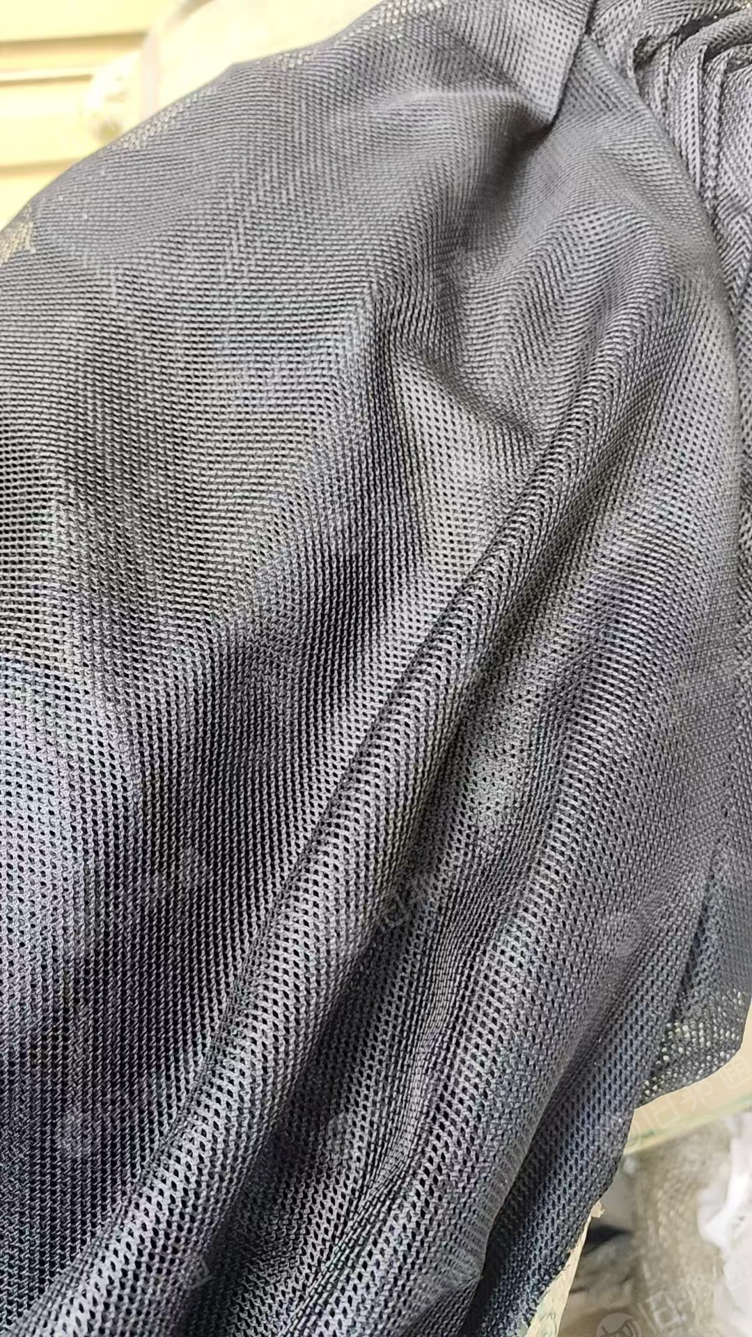 长期出售废布料，涤纶废布，涤纶造粒布，有分颜色卖，月供20吨，货在重庆万州