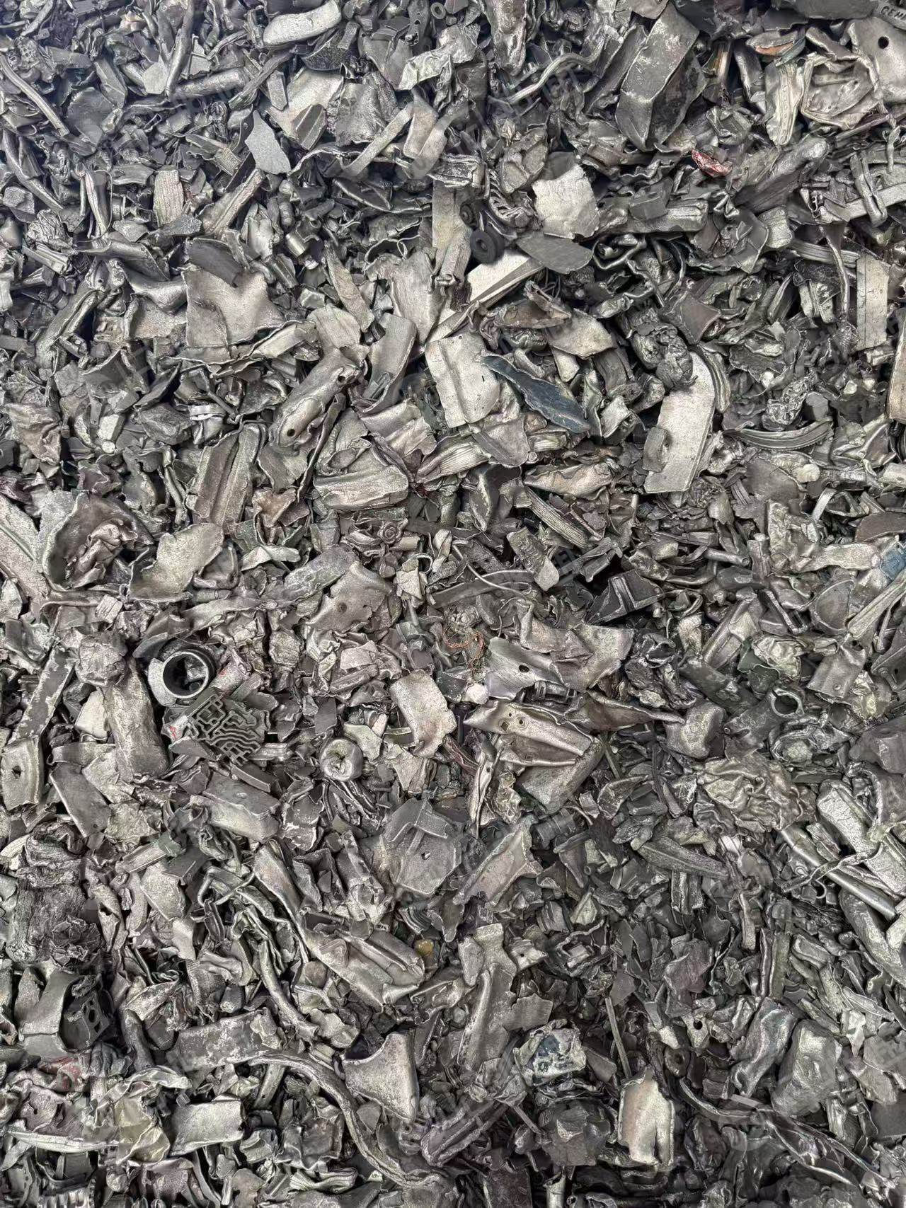 出售废铝破碎料，生熟混合破碎，出水93左右，现货100吨左右