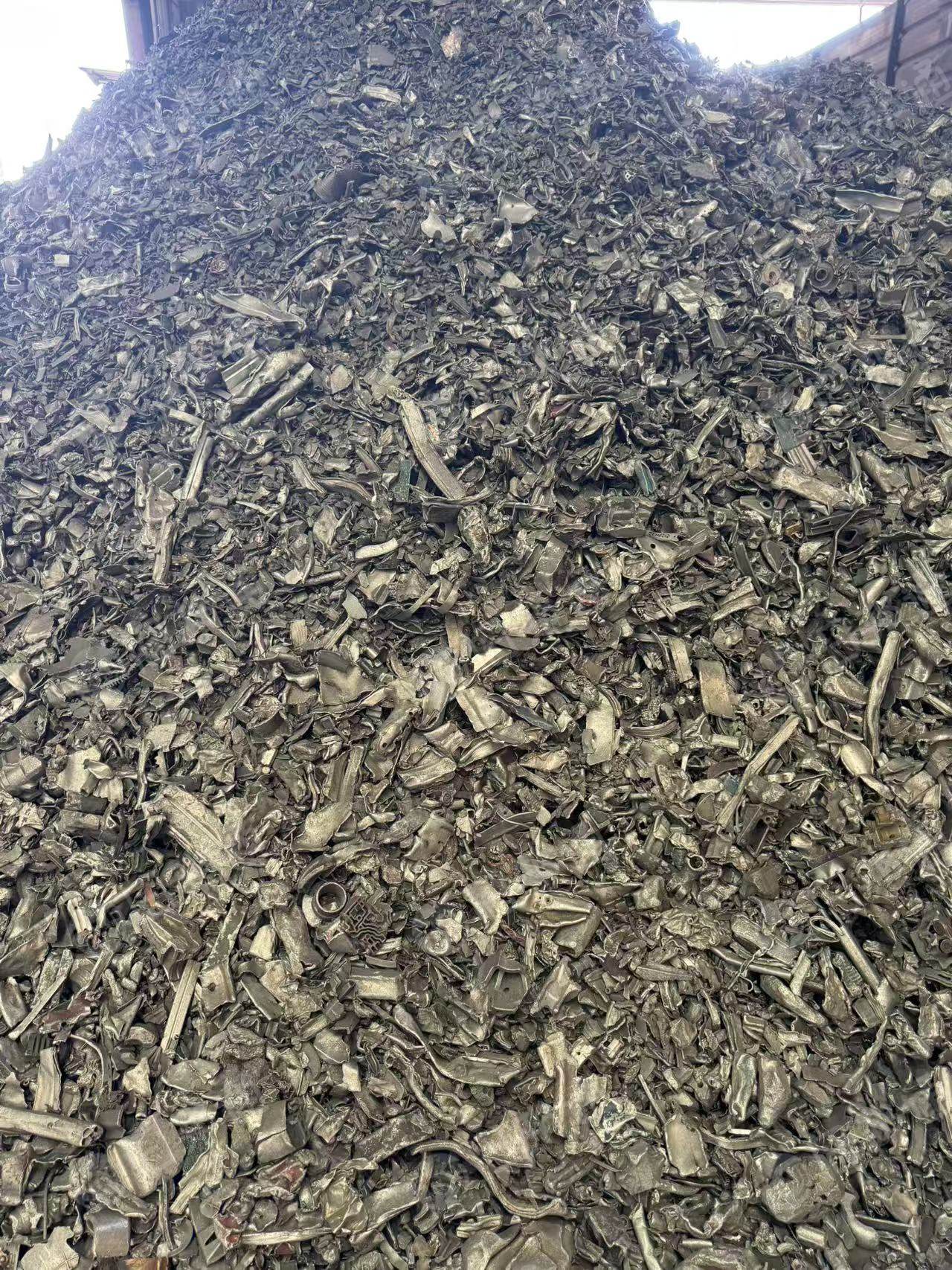 出售废铝破碎料，生熟混合破碎，出水93左右，现货100吨左右