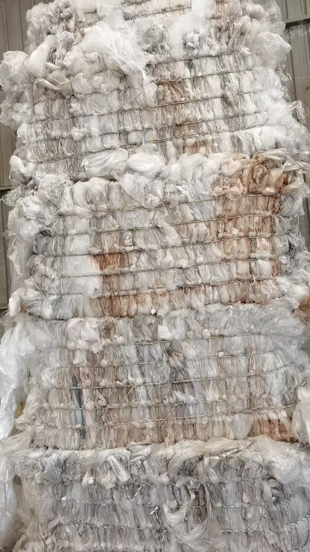 出售水洗高压膜废料，缠绕膜和平板膜混打，缠绕膜占比70%左右