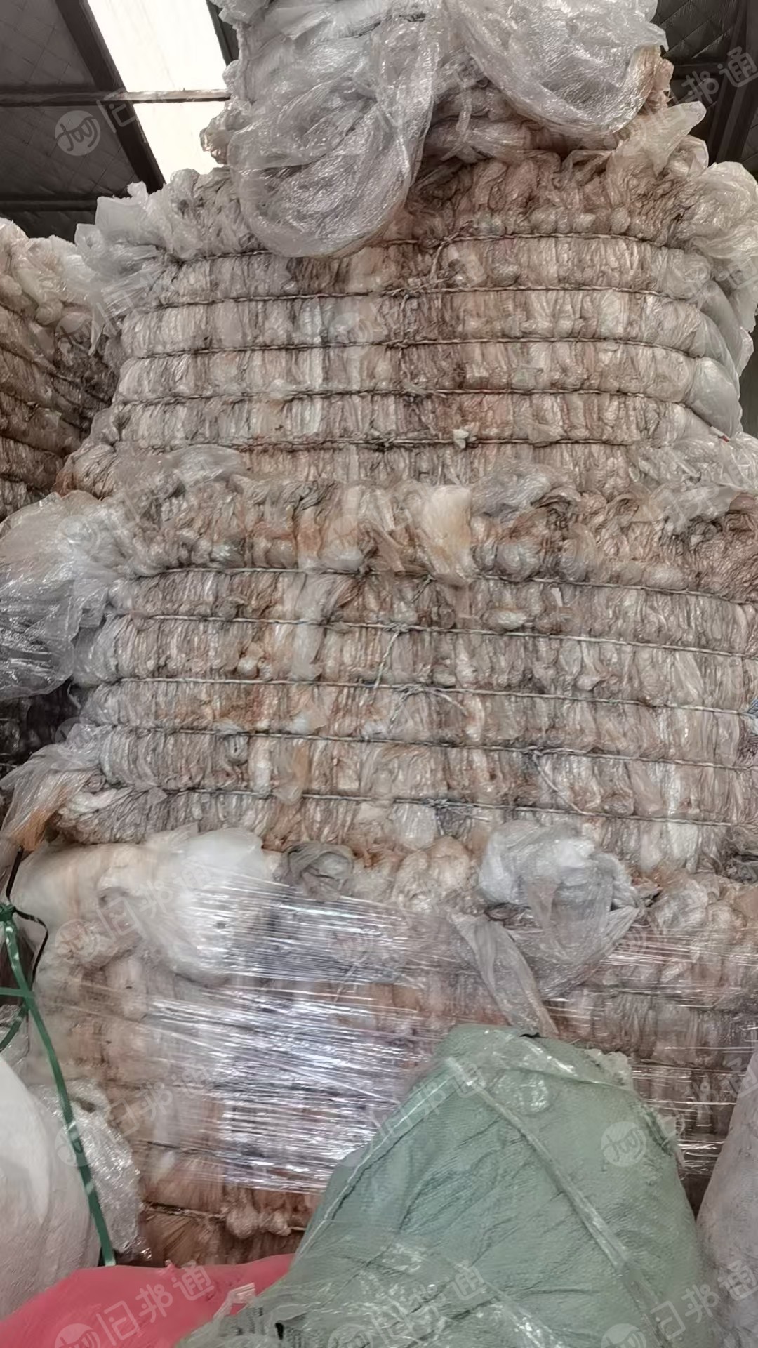 出售水洗高压膜废料，缠绕膜和平板膜混打，缠绕膜占比70%左右