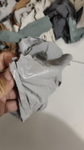 出售雨衣切边料，PVC革料，纯PVC废料，月供7吨，现货60吨