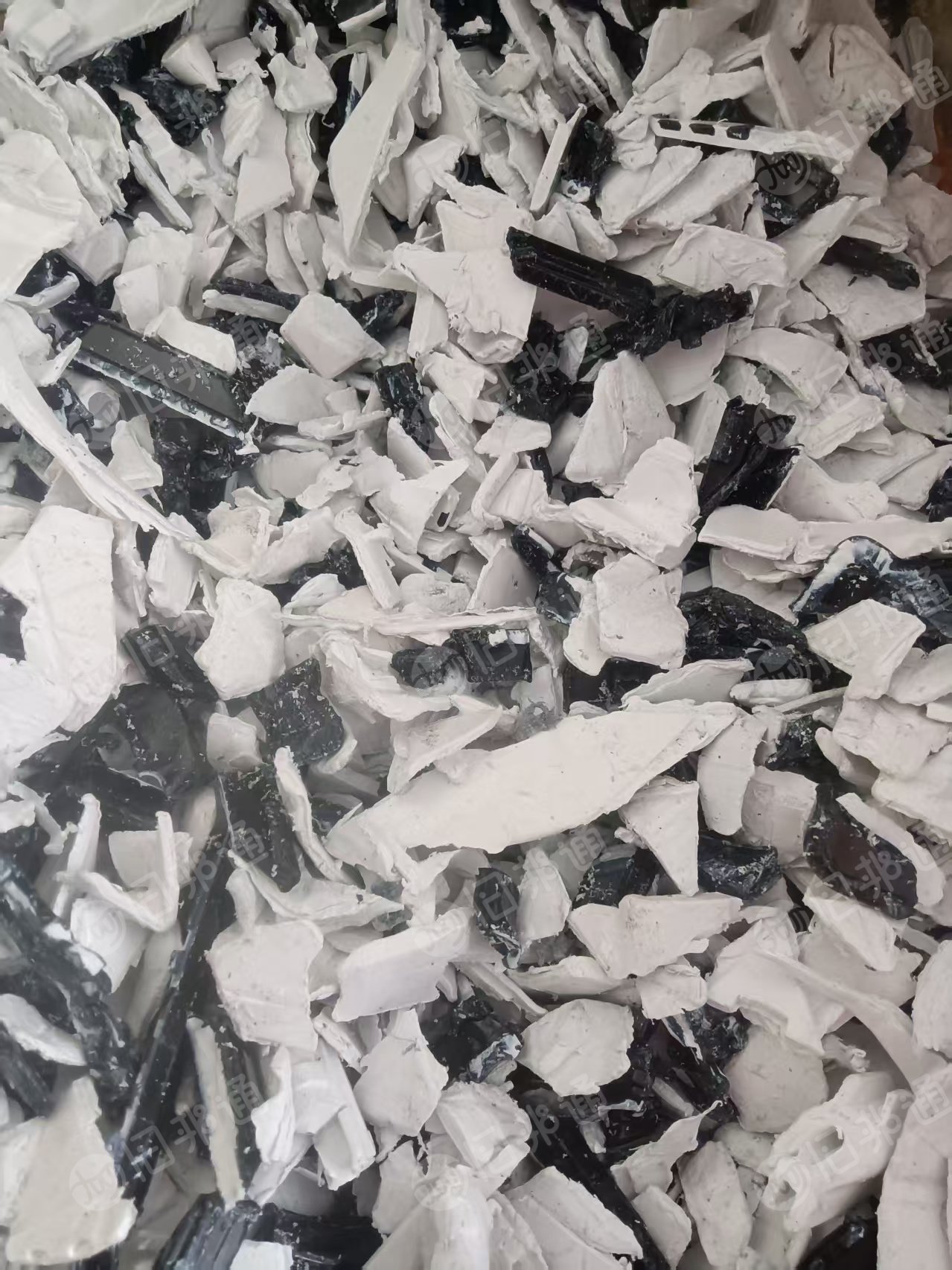 出售ABS/PC售合金破碎料,汽车厂下来的,冲击三十几,不加纤,不阻燃