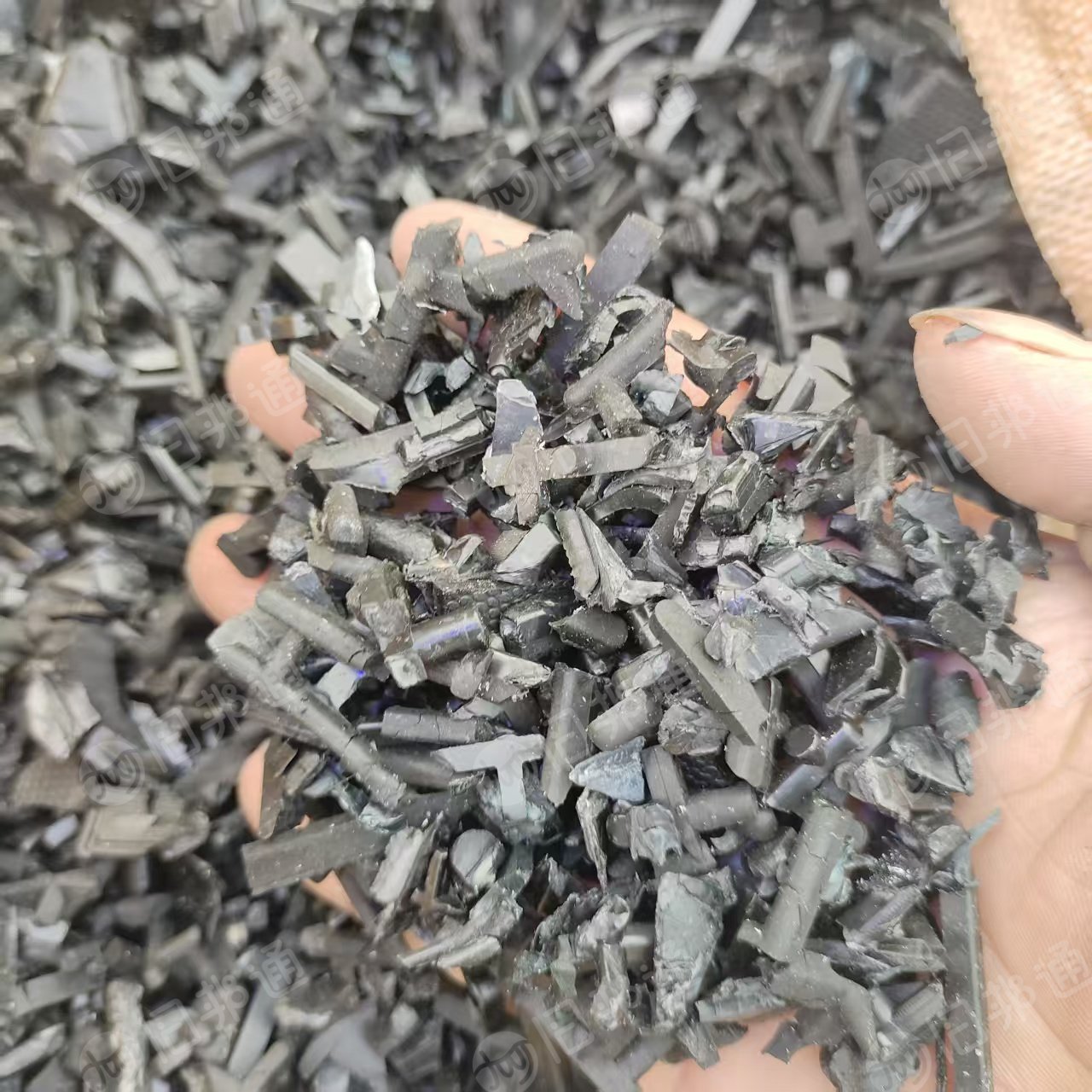 长期出售ABS/PC破碎料,双色机器打的产品,加弹性体包边的