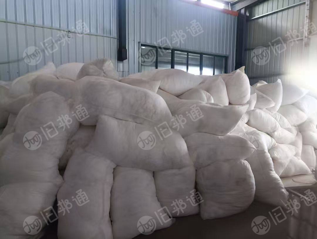 长期出售白色涤锦布条，锦纶含量50左右，现货有6吨左右，可开花可造粒，货在浙江湖州