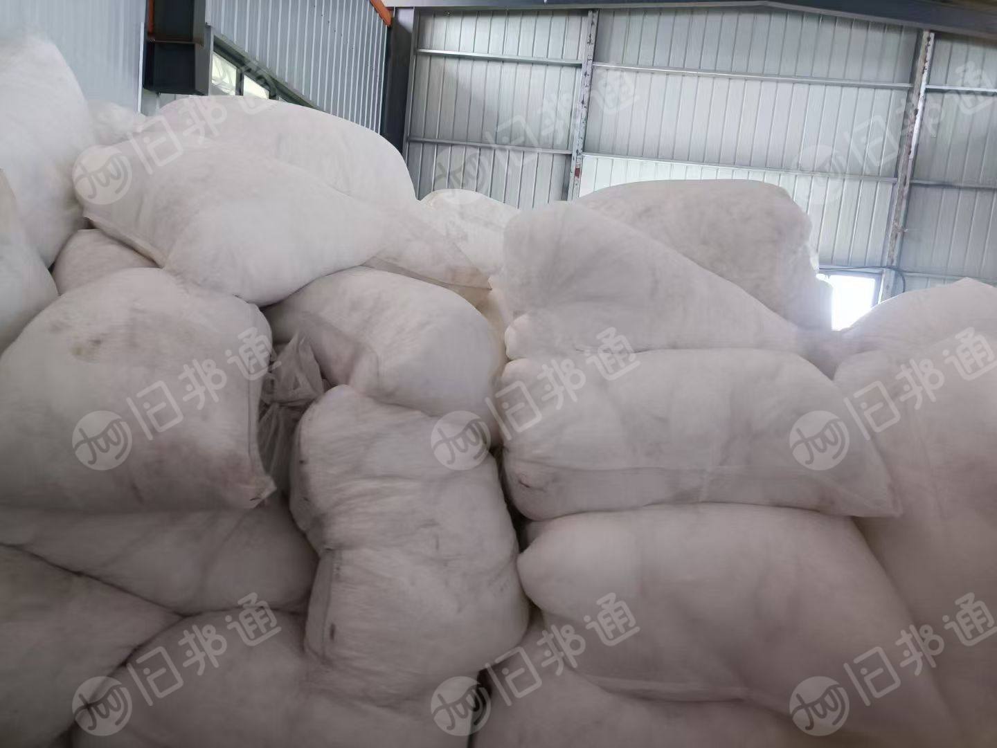 长期出售白色涤锦布条，锦纶含量50左右，现货有6吨左右，可开花可造粒，货在浙江湖州