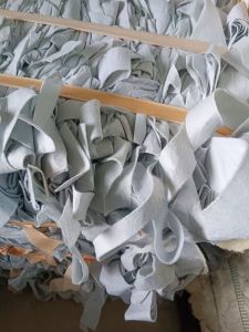 长期出售床垫厂边角料，丝绵下脚料，压棉，阻燃棉，月供五六吨，货在广东惠州