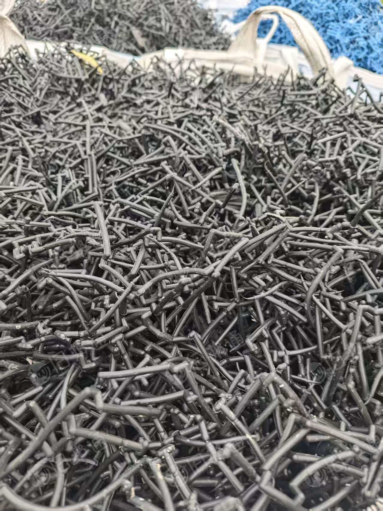 长期出售软质pvc水口料，黑色蓝色都有，现货10多吨