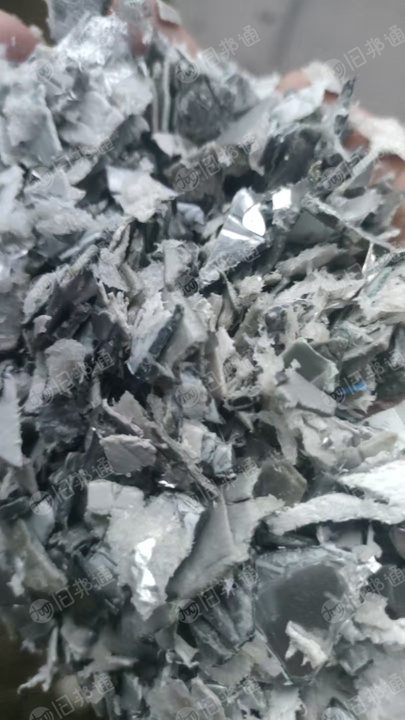 长期出售PE钢卷皮毛料和破碎料