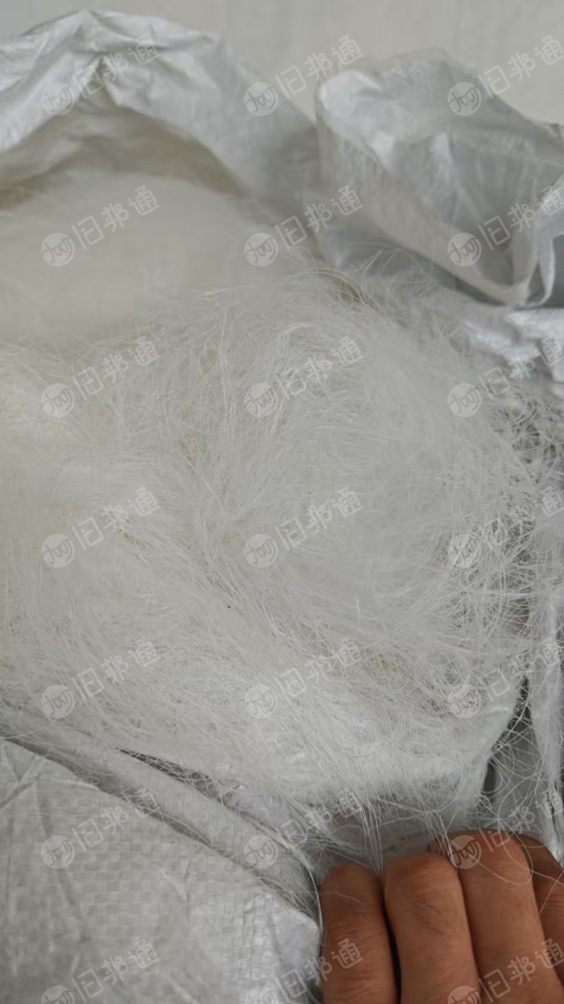 长期出售涤锦废丝，涤锦干丝，有软丝跟硬丝，软丝跟硬丝2：1比例，装在一起，月供30吨