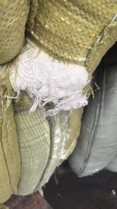 长期出售织布厂下来的涤棉布边纱，涤棉布边，什么含棉量都有，现货30吨