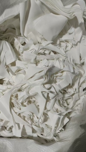 长期出售全棉床单被边角料，白色开花料，现货有7吨，货在山东菏泽
