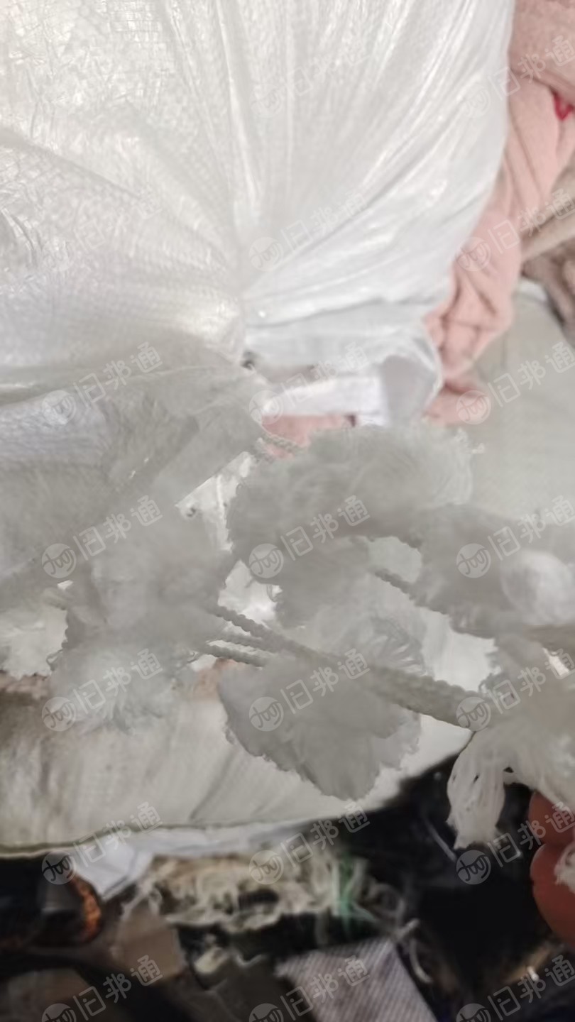 长期出售涤纶废丝涤纶水丝，印染厂下来的，没有什么水分，每个月有几十吨，货在江苏无锡