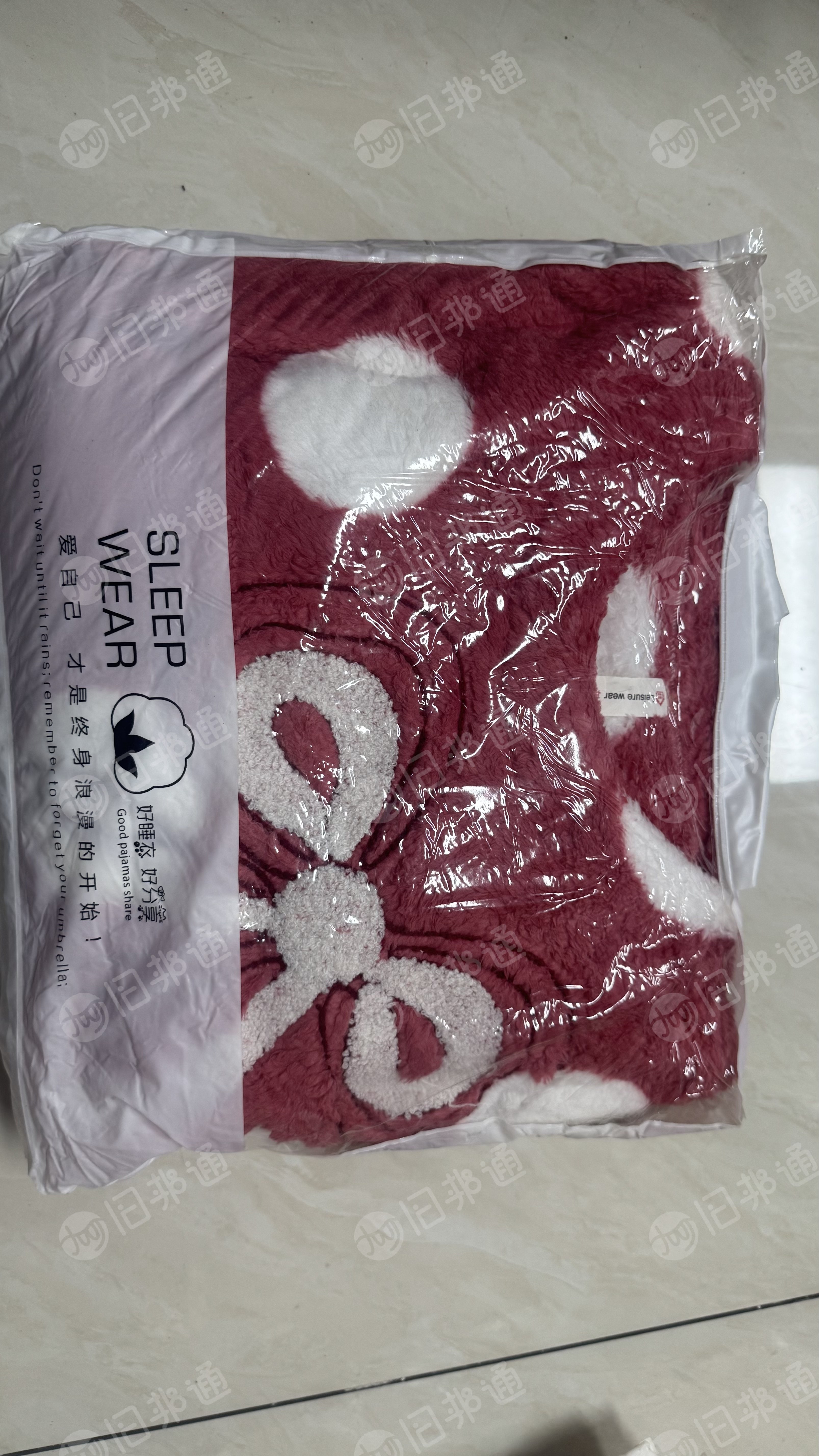 出售库存睡衣，库存服装，库存衣服，现货有2000多套，货在广东揭阳