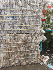 长期出售生活吸塑盒压块，现货够车发走