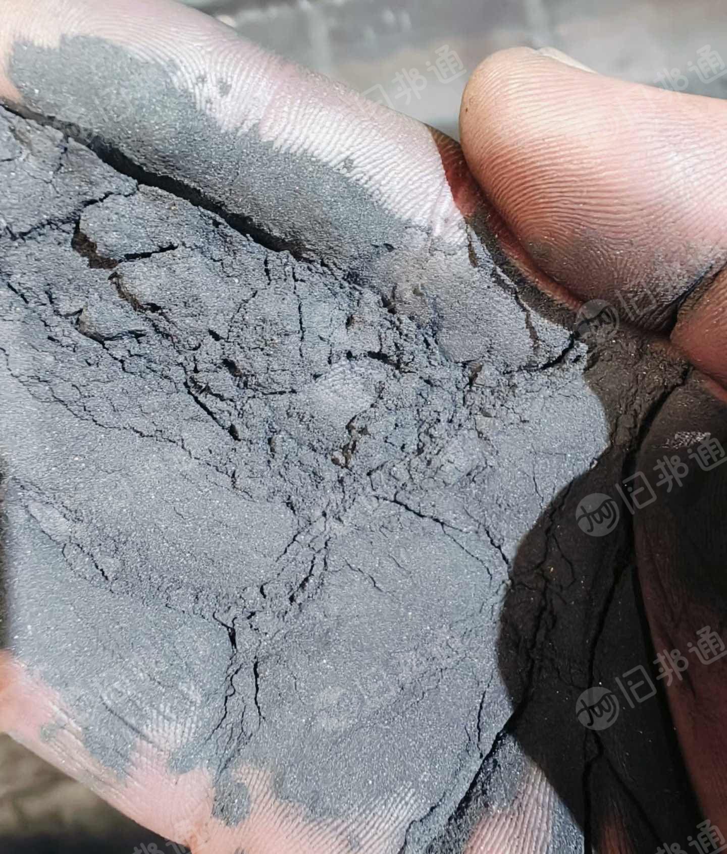 大量回收石墨粉，负极下来的碳粉，90-95含量的