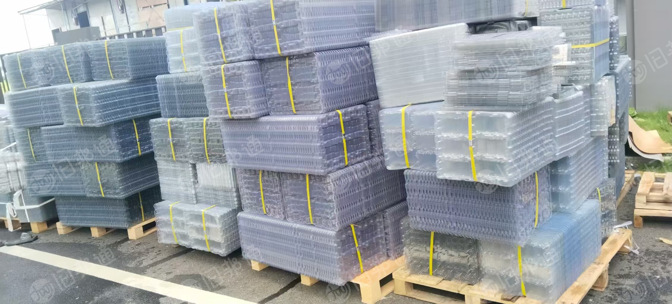 求购PET吸塑盒毛料，用来破碎的
