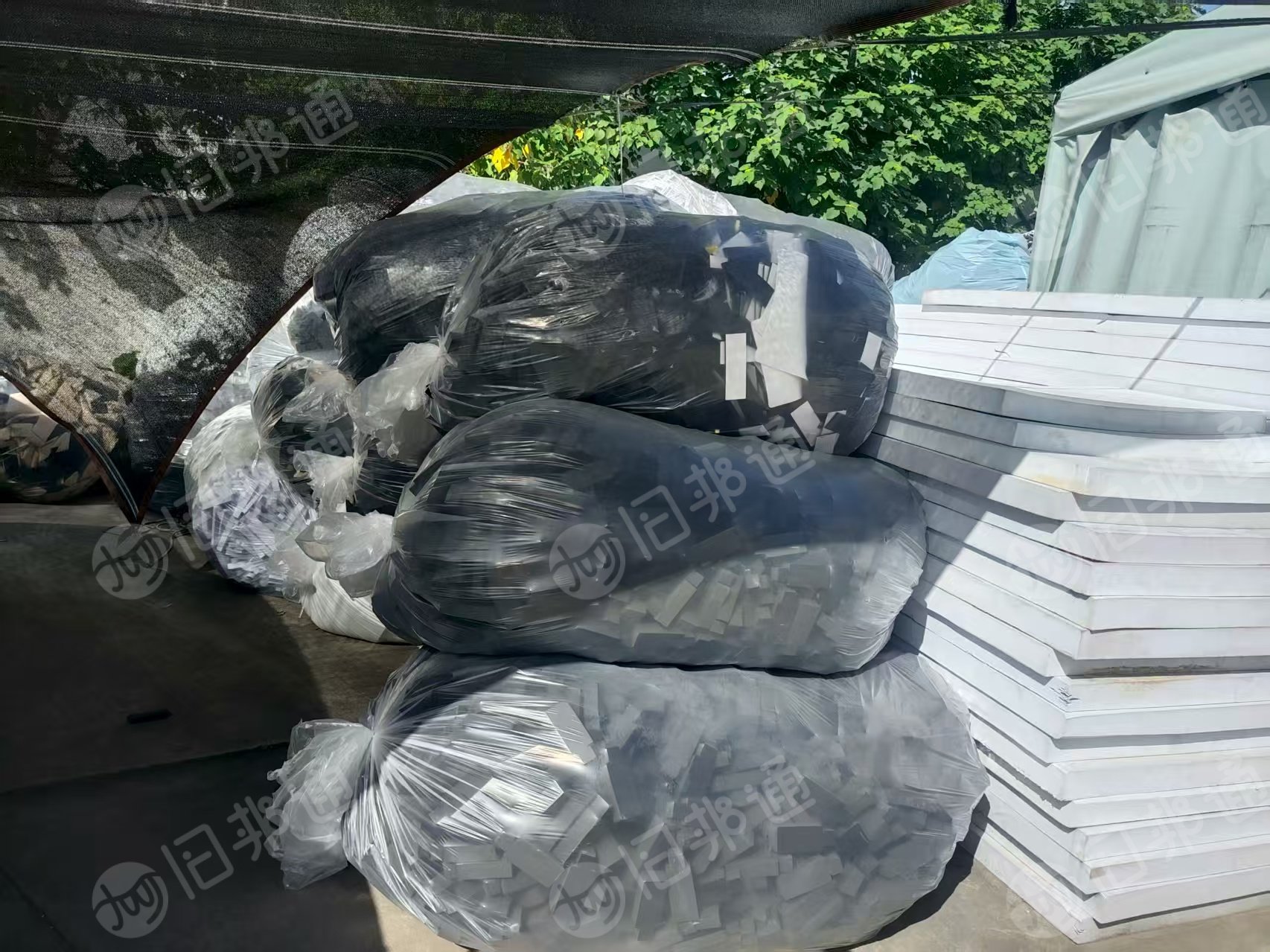 长期出售EVA废料，黑色白色，带绒布的