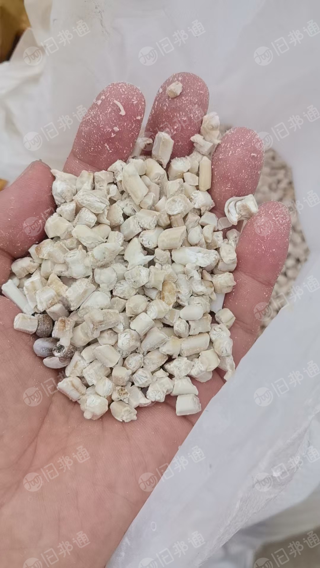 大量出售亚克力水口破碎料，亚克力废料，现货100吨左右