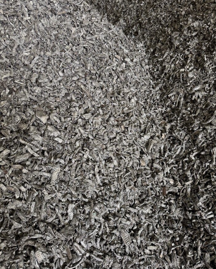 出售水箱铝破碎，现货300吨