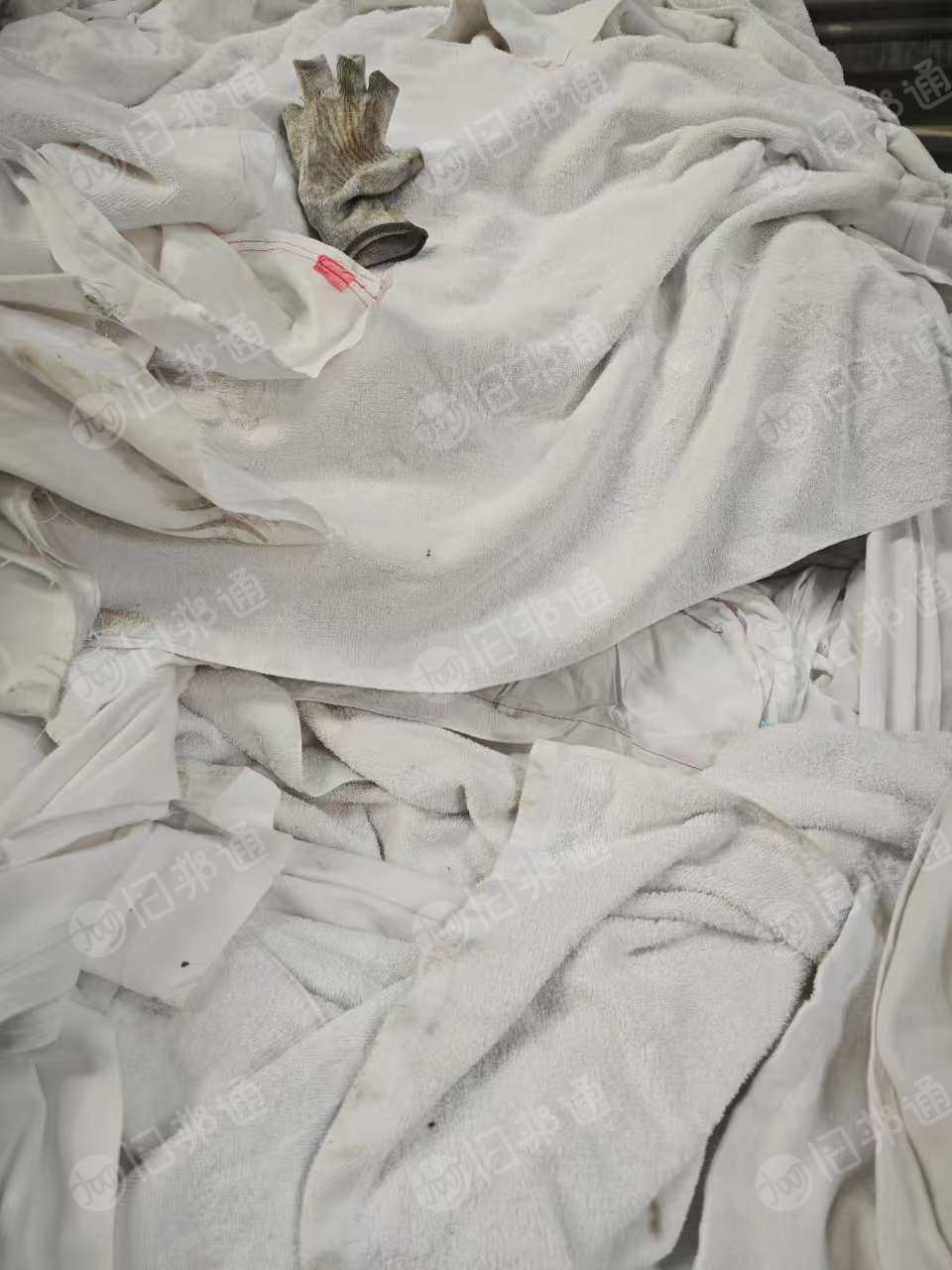 长期出售废旧的床品，毛巾，涤棉床单，酒店布草，现货10吨左右