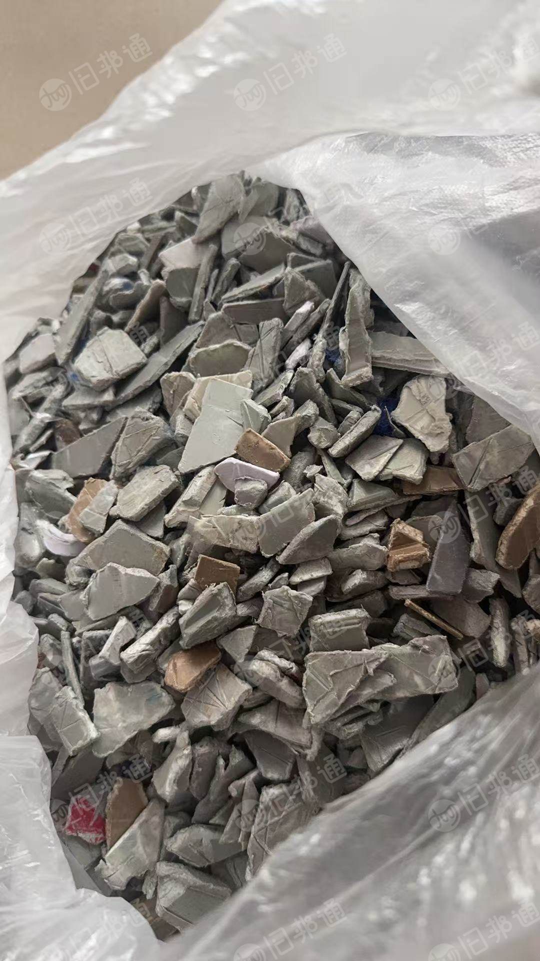 长期出售电瓶壳破碎料