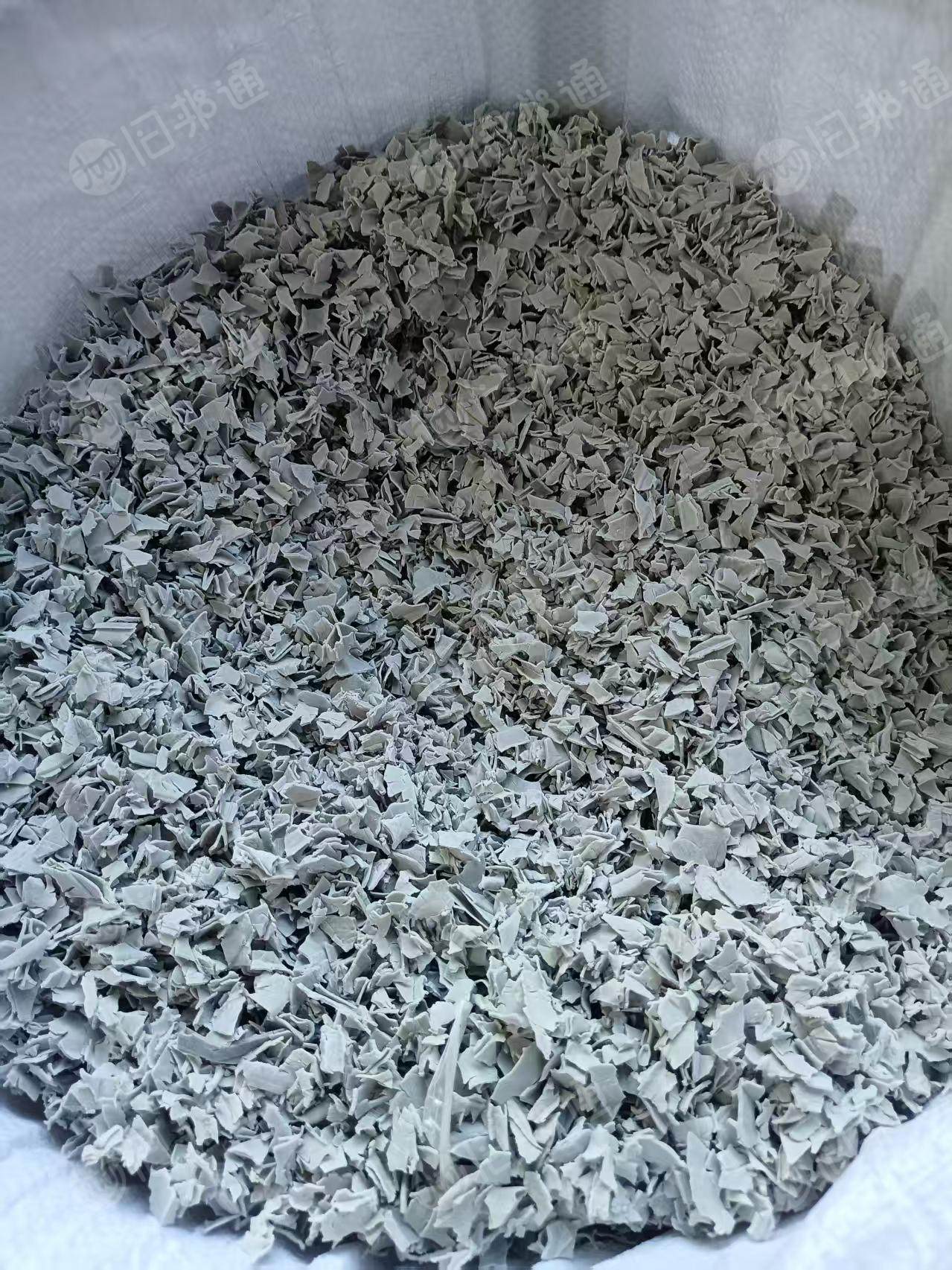 长期出售PVC破碎料，冰箱门封条破碎料
