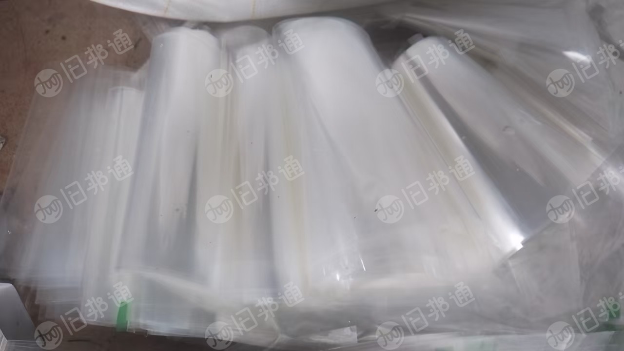 长期出售pet膜，无胶，现货7吨左右