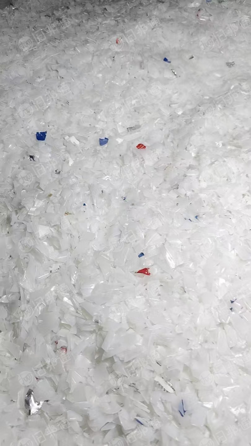 出售大小尿素桶破碎料 滚塑桶破碎料 大白乙破碎料，现货10吨左右