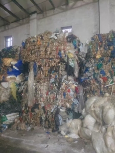 出售PE膜炼油料，塑料膜炼油料，现货一挂车