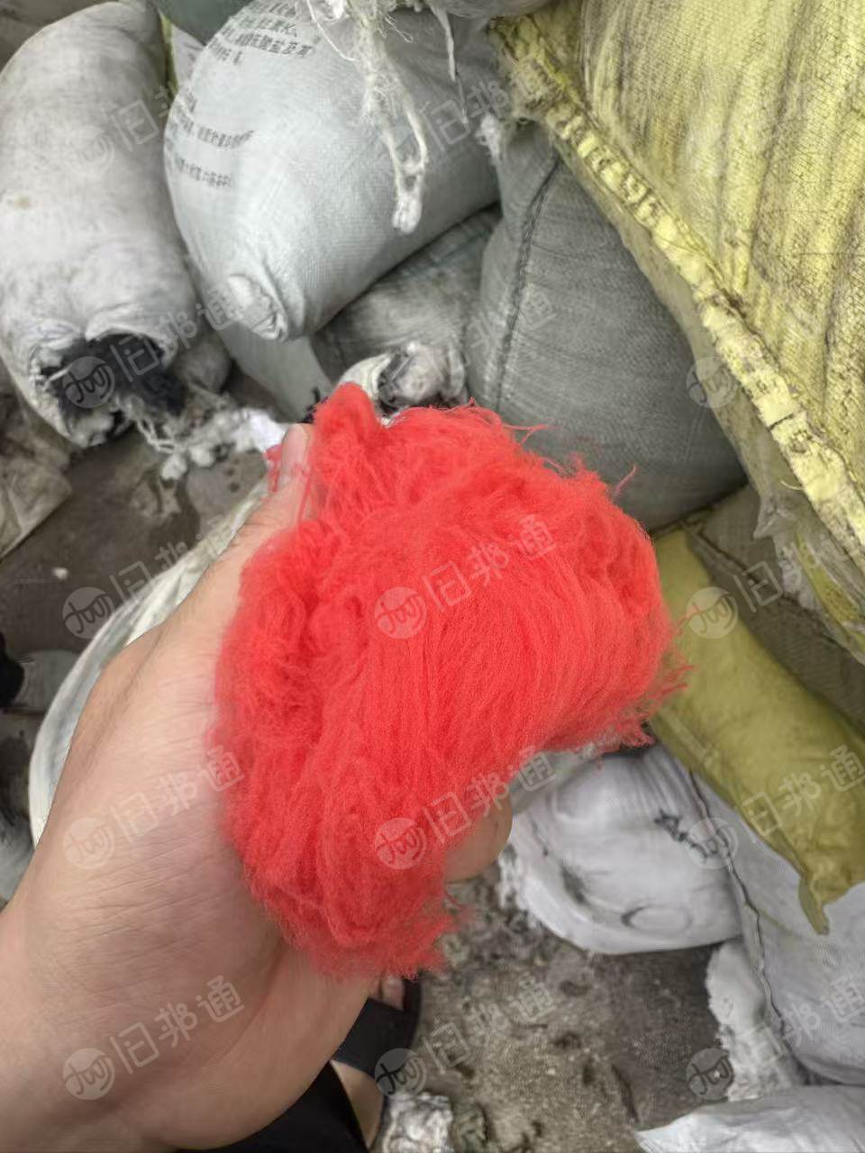 长期出售涤纶废丝，做绳网这类的下来的，现货有6.8米一车，在山东滨州