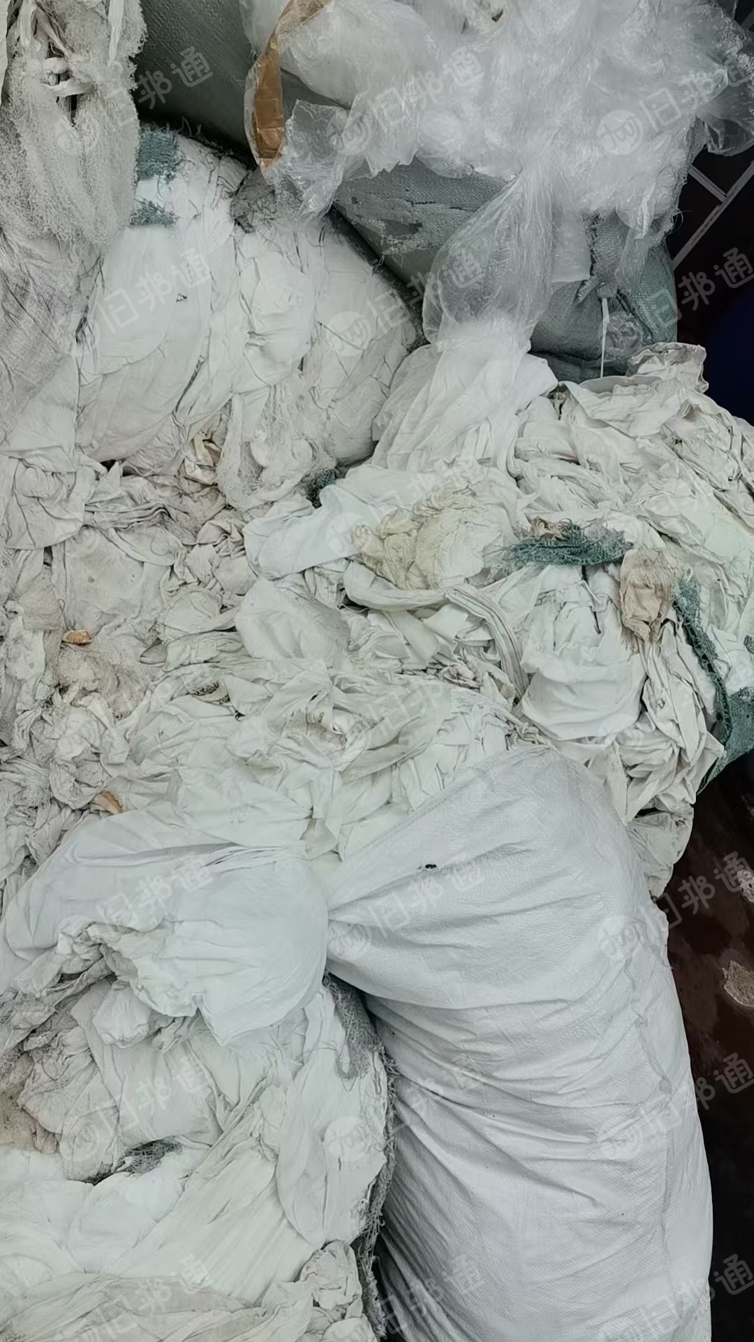长期出售纺织厂废布，涤纶的，喷水织机的废布头，现货有6.8米一车，在安徽宣城