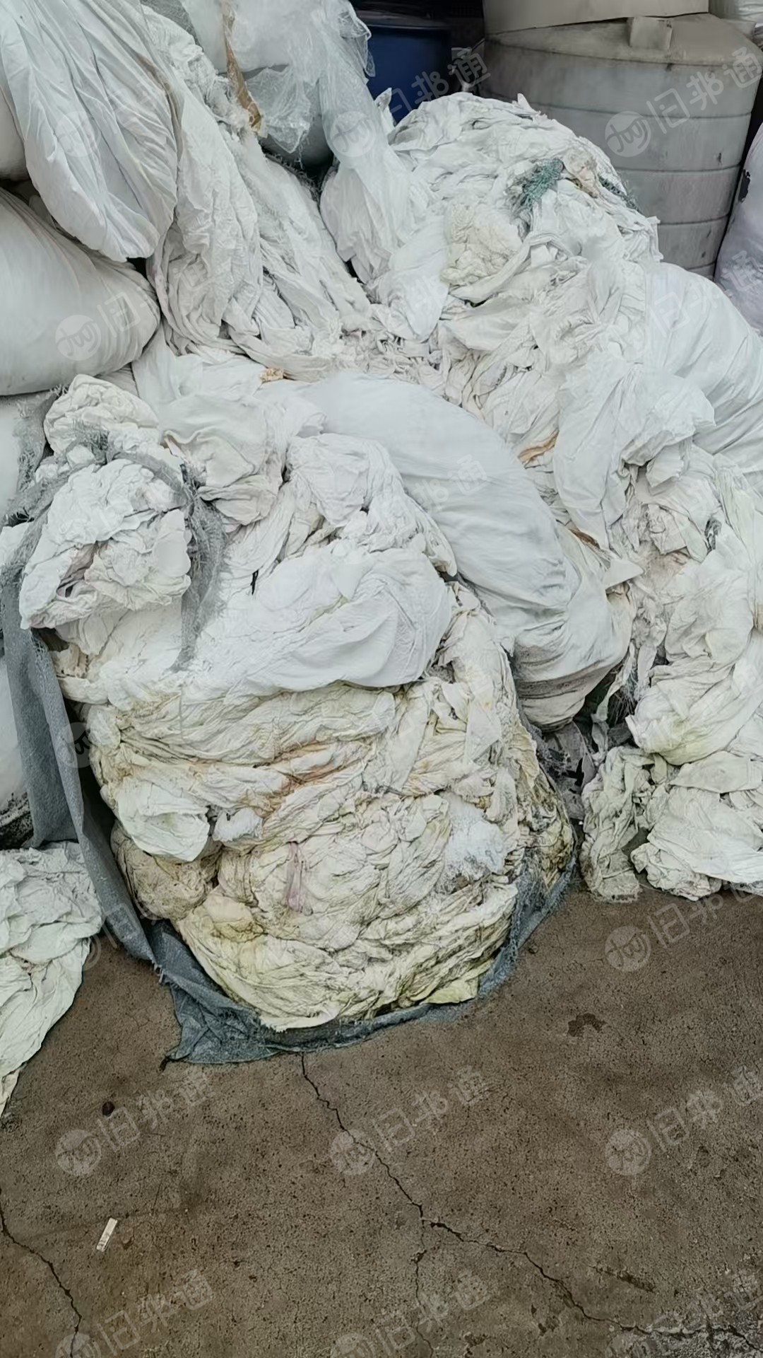 长期出售纺织厂废布，涤纶的，喷水织机的废布头，现货有6.8米一车，在安徽宣城