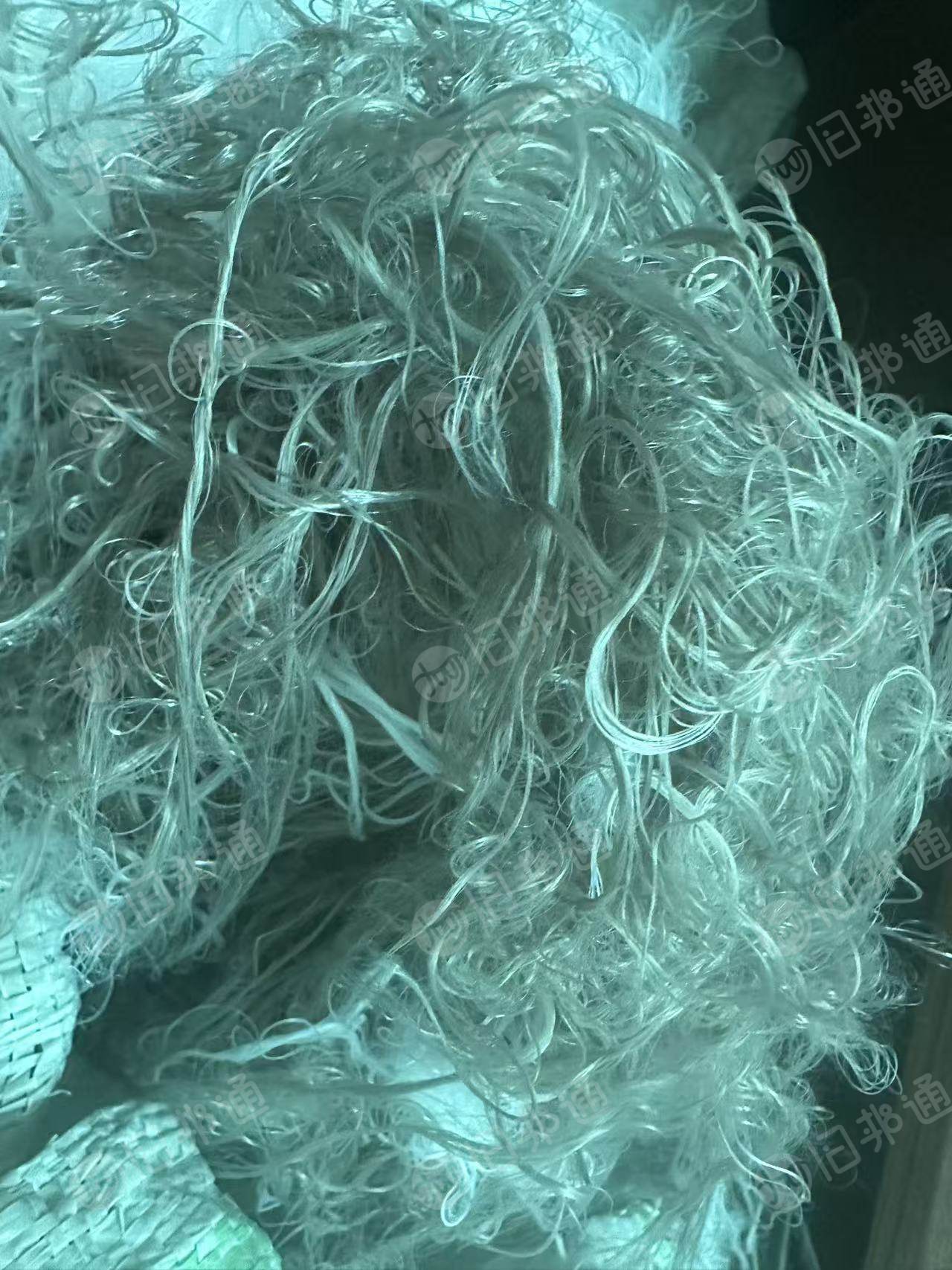 长期出售涤纶废丝，涤纶长丝，现货白色有50吨左右，杂色150吨左右，在浙江绍兴