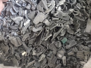 出售阻燃ABS破碎料，定时器破碎的，冲击6个，经过硅胶机色选机材质机加工的