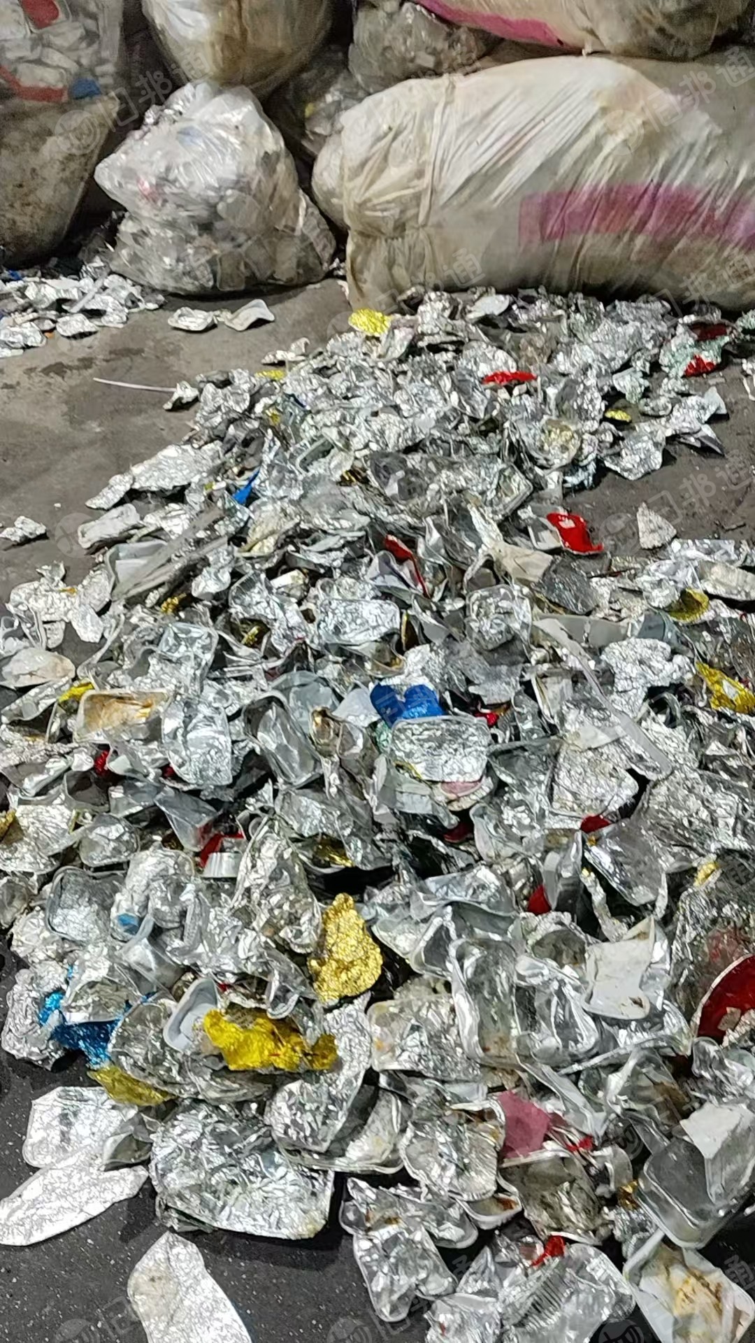 出售飞机铝餐盒，现货十几吨