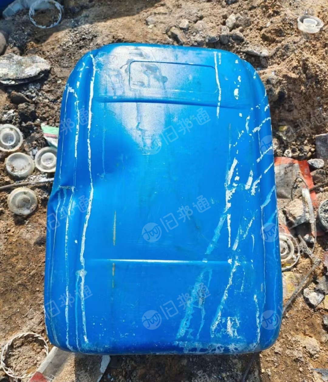 出售低压蓝桶黑桶压块，现货够挂