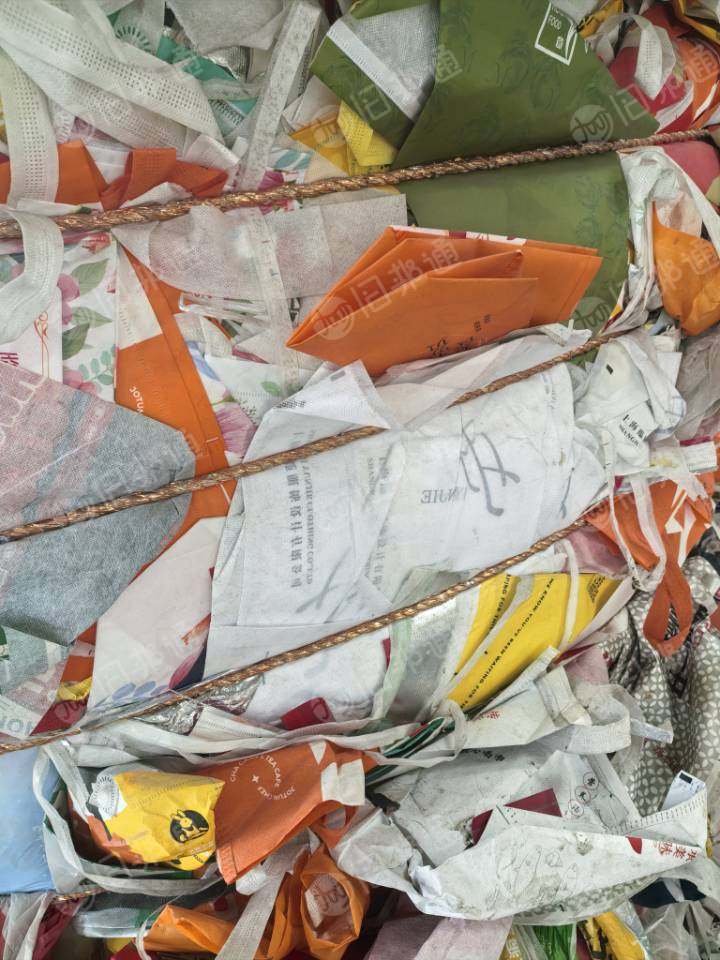 出售手提袋厂无纺布，PP无纺布，现货30吨，货在湖北孝感