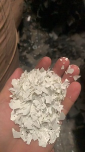 求购电子厂阻燃PC废料，不带胶纯白色、透明料，冲击60以上