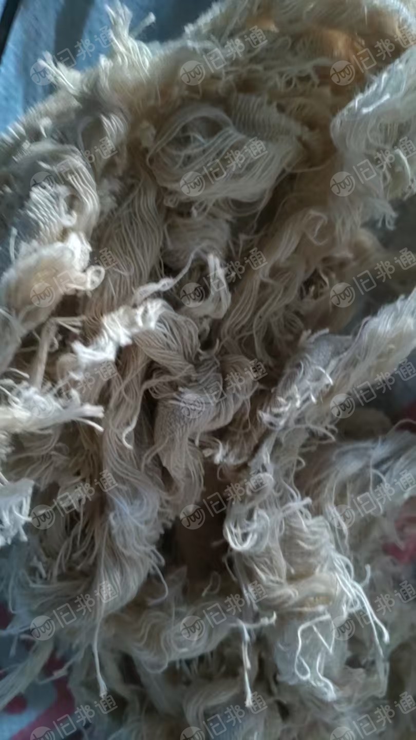 长期出售纯棉布边纱，100%全棉，中间有一根小化线，气流纺下来的，每个月至少9米6一车，货在江苏常州
