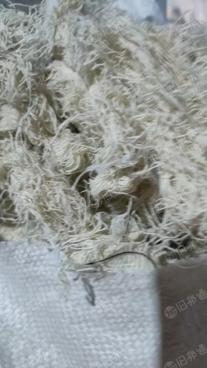 长期出售纯棉布边纱，100%全棉，中间有一根小化线，气流纺下来的，每个月至少9米6一车，货在江苏常州