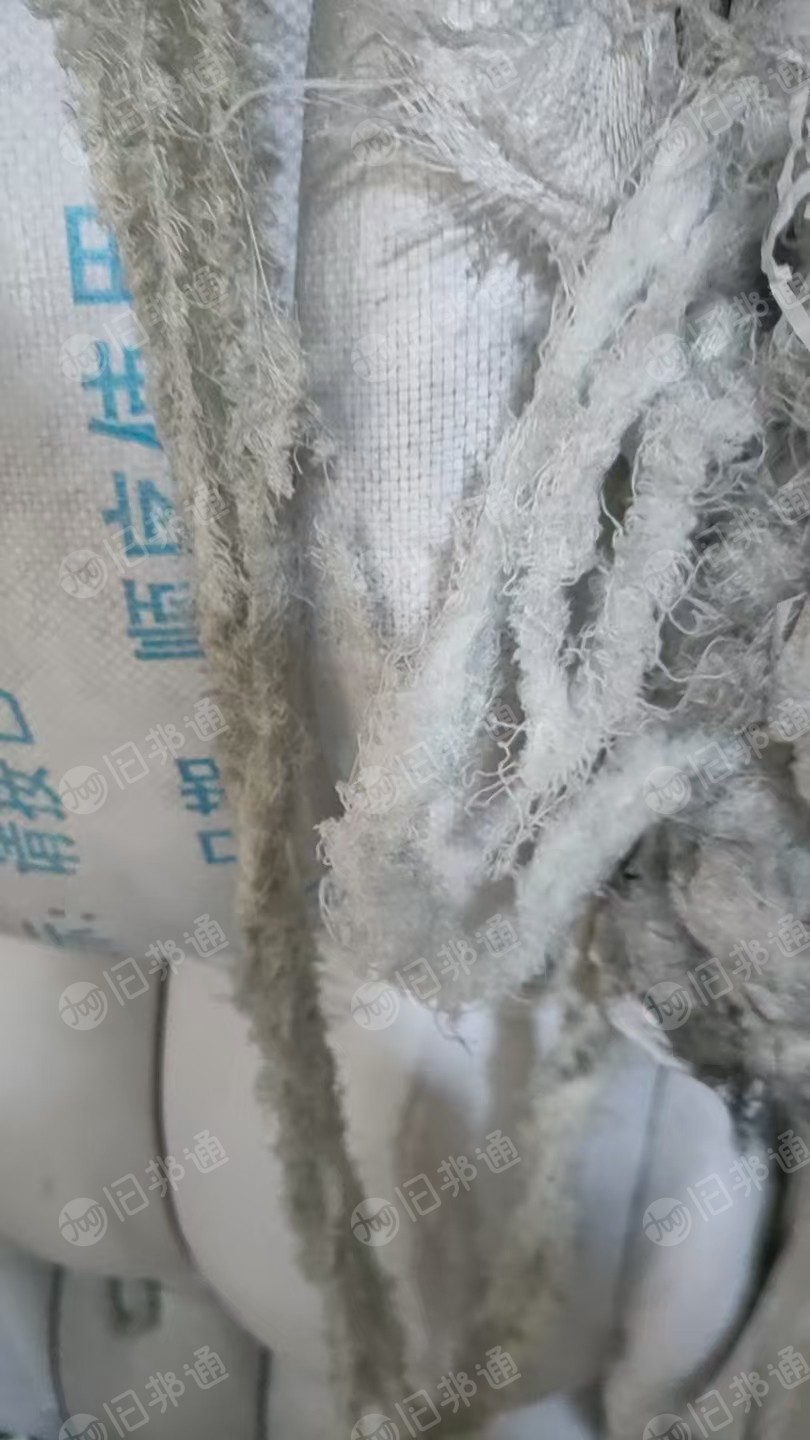 长期出售纯化纤布边纱，牛仔织布厂下来的，带一点点蓝色，可以开花做无纺布，每个月有80吨左右